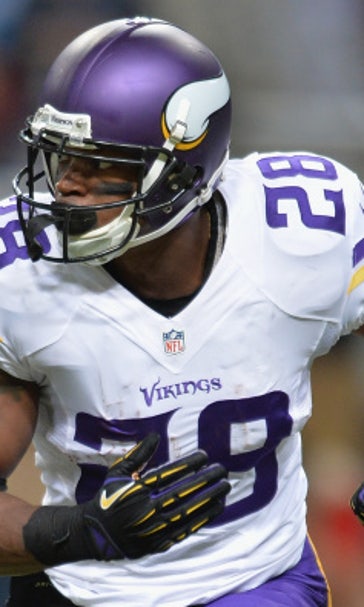 Adrian Peterson won't commit to Vikings workouts